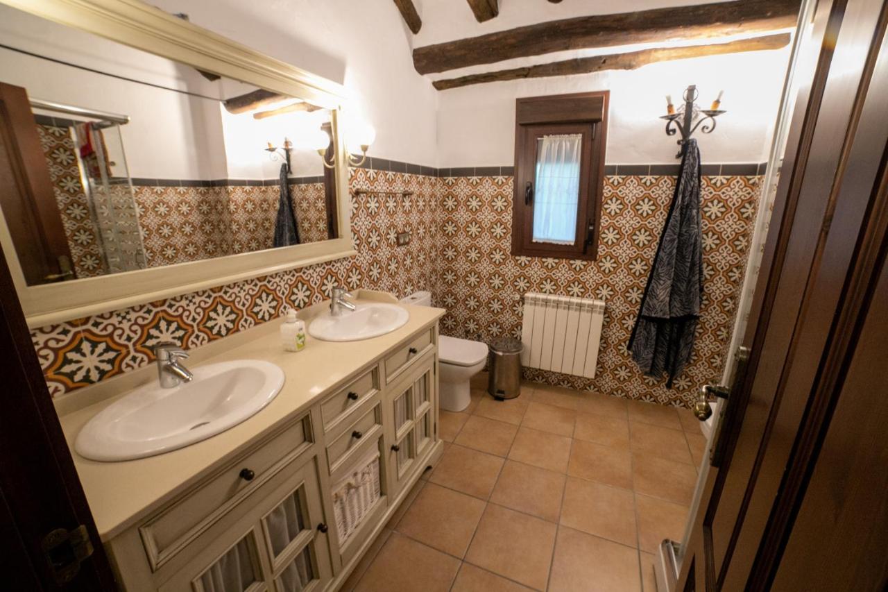 Вилла Cortijo El Segador Y El Capricho Альмединилья Экстерьер фото
